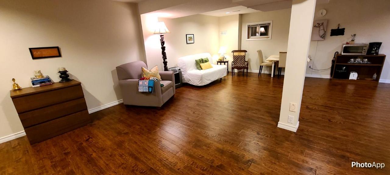 Spacious And Bright Unit With Natural Light. Pickering Exteriör bild